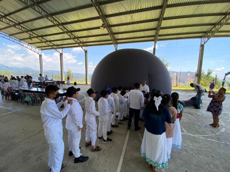 Visita a la Escuela Primaria Federal Bilingüe “Felipe Carrillo Puerto”