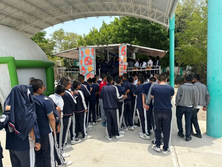 Escuela Secundaria Visita a la escuela General Ing. Antonio García Cubas, Altepexi, Puebla.