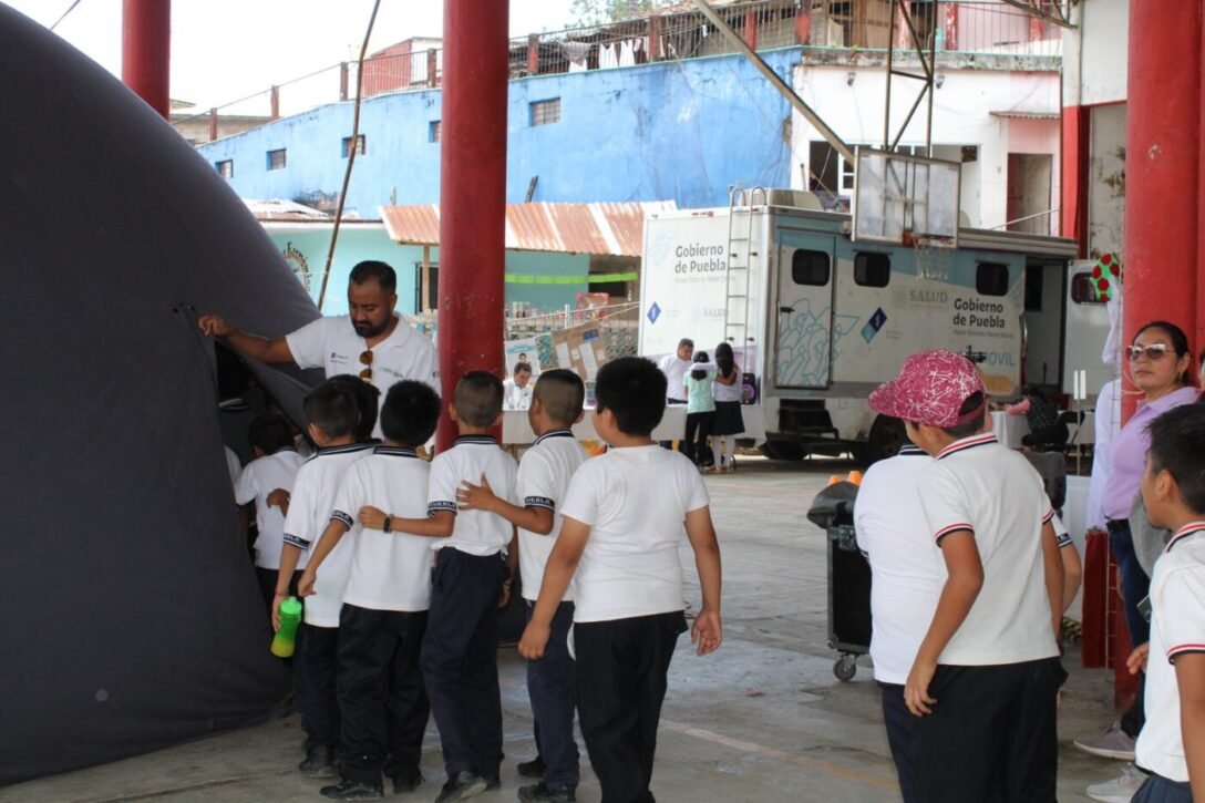 visita en el Auditorio Municipal de Zoquiapan, Puebla.