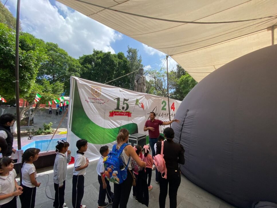 visita en el Zócalo del municipio de Tecamachalco, Puebla.