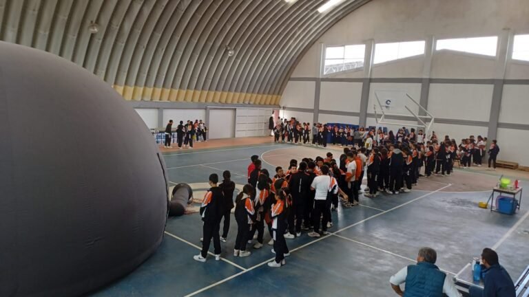 Visita en 📍Centro Escolar Miguel Alemán, San Pedro Cholula con la Caravana Tejiendo Comunidad.